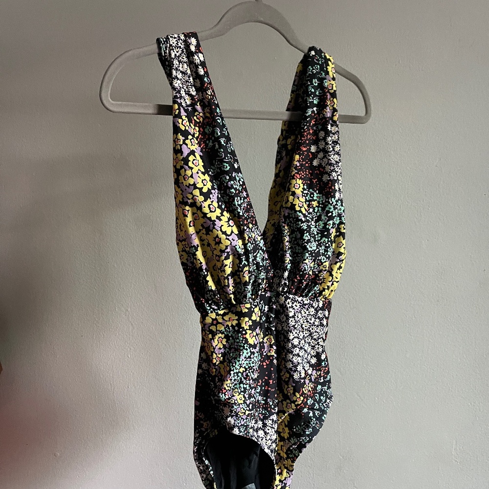 Anthropologie Allihop Zinnia Plunge Black Floral One Piece Swimsuit Size M